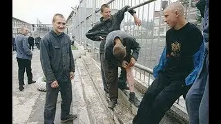 Почему одни дети травят других?