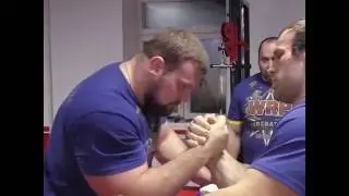 Денис Цыпленков тренирует Кирилла Сарычева