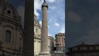 Площадь Венеция.  Троянская колонна и Дворец Витторио!Рим!