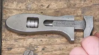 Removing rust from old tools with vinegar