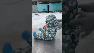 Ромка вышел на лёд