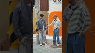 Если вам так пожмут руку в Корее, то бегите