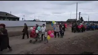 Праздничное шествие в селе Тумул Усть-Алданского улуса