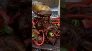 Острые 🌶️ свиные ножки в казане.