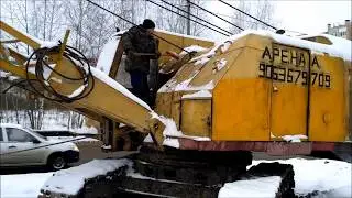 Старый экскаватор Драглайн эо 5111б. Украли фару. Снимаем колесо гусеницы в ремонт.