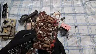 Разбор магнитофона ссср Комета 225 на драгметаллы.
