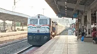 NANDIGRAM EXPRESS WITH KALYAN'S TRICOLOUR LIVERIED WDP4D | 11401 MUMBAI ADILABAD NANDIGRAM EXPRESS