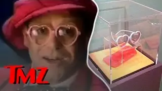 Elton John’s Famous Heart Sunglasses Are Missing! | TMZ