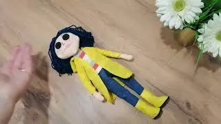 Двусторонний плащ, сапожки, свитер и джинсы для куклы+ ВЫКРОЙКИ