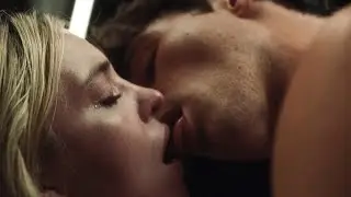 Euphoria 2x03 Nate and Cassie kiss 