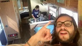 CHICAGO DEEP DISH!! RV LIFE - VLOG 228