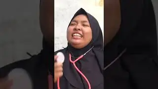 LEIKA JADI DOKTER KELILING NGOBATIN SURTI YANG TIBA-TIBA SAKIT PERUT DI JALAN  😮😮 #leika #shorts