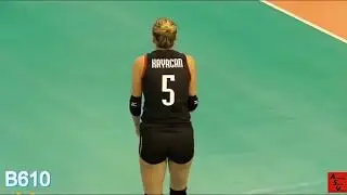 Plaj voleyboundaki sıcak anlar ve frikikler....