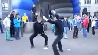 Гопники танцуют