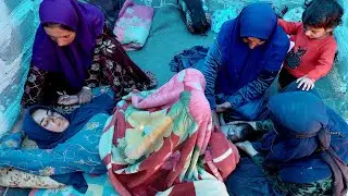 The birth of a baby in the desert & pulling the baby by nomadic neighbors👼👨‍👩‍👦
