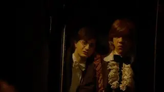 Рон расстроен своим костюмом / Рон восхищаешься костюмом Гарри Поттера / Гарри Поттер и Кубок огня