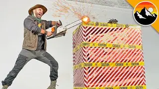 CHAIN SAW vs ULTIMATE PRESENT! - Whats in the Box?