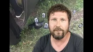 Три пистолета и тракторист на земле