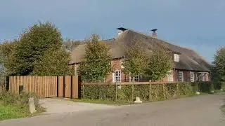 Современная деревня в Нидерландах.
