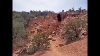 Пещера (Big Cave) на каньоне в Техасе.  Необычное место!