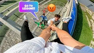 ESCAPING ANGRY TEACHER AND PRINCIPAL, WE SKIPPED CLASS  (Funny ParkourPOV Action)