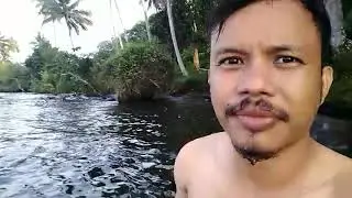 Mandi pagi di danau ranau