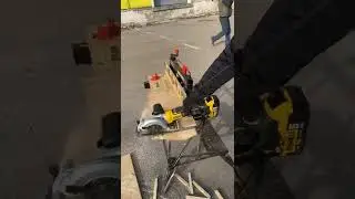 Аккумуляторная мини циркулярная (дисковая) ручная пила DEWALT DCS571N 😎👌