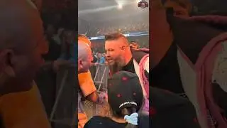 Kevin Owens fights a fan who abused him 😲 