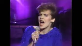 Sheena Easton - Out Here On My Own (Live from 