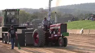 Heavy Classic Tractors Go Head to Head at Gladhill's 2024!