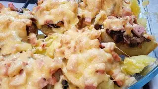 Запекаю картофель с грибами и сыром.