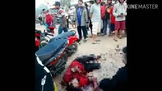 Virall hari ini !!!tragedi tukang parkir saling bacok