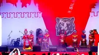 Китайские барабанщицы Golden Dragon Drums. Silk Way Rally. Красная площадь.
