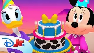 Minnies Bow-Toons: Camp Minnie 🎀🏕️ | Birthday Boat Bash 🥳 | @disneyjunior​