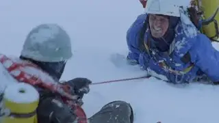 ЕГО ДРУГ ПЕРЕРЕЗАЛ ВЕРЕВКУ, ОСТАВИВ ОДНОГО В АНДАХ...