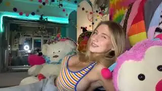 бубсы уф... гаечка, фасолька, генсуха в сторонке.. uwu