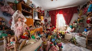 104-Year-Old Spanish Lady Lived Surrounded by Creepy Dolls!