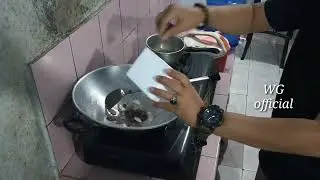 Makyuzzz,Tumis cacing tanah,kaya akan manfaat