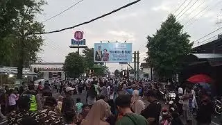 suasana terkini penyambutan Jokowi di jalan Adi Sucipto solo