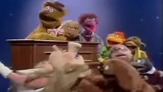 Peaches Fuck The Pain Away as sung by Miss Piggy