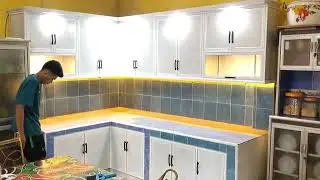 Kitchen set putih mewah sederhana Keluang A 1