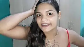 Tigresa faz teste do colchão com dois atores