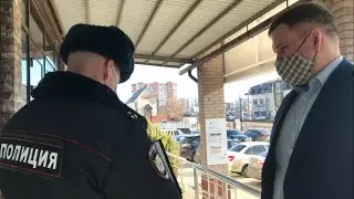 МФЦ Мои документы - директор Москвин: в маске человек, без-ОТБРОС. Губернатор Кондратьев приказ дал!