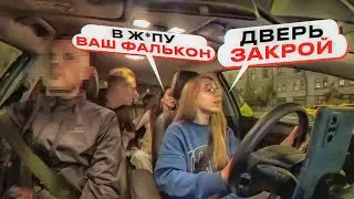 TAXIVLOG: ВЫШЛА НА ХОДУ ИЗ АВТО // Обзор ДРИНКИТ