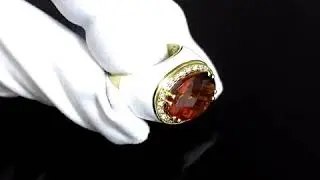 Эксклюзивный перстень из жёлтого золота с гранатом, бриллиантами и белой эмалью