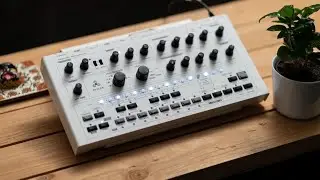 The best TB-303 Clone // Avalon Bassline Overview