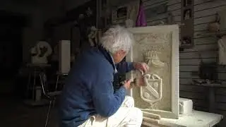 Sculpture : création des armoiries de la famille Montblanc (en cours)