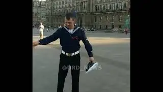 Отмечает 9 мая в Гамбурге