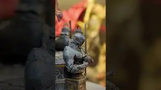 Penetrator statue from Demon Souls unboxing.