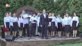 В день памяти и скорби на терр. Свято-Троицкого храма состоялся концерт церковного хора и солистов.
